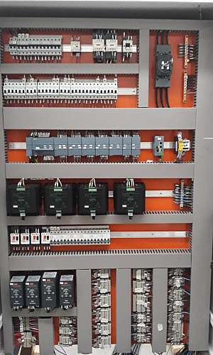 Instalação de quadro elétrico Instalação de quadro elétrico