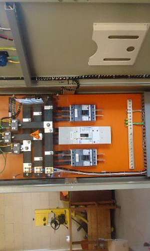 Montagem de quadro de distribuição Montagem de quadro de distribuição