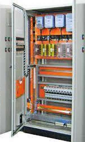 Montagem de quadros de comando elétrico Montagem de quadros de comando elétrico