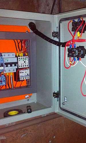 Quadro De Comando Elétrico Montado Quadro De Comando Elétrico Montado