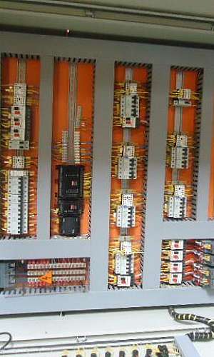 quadros e painéis elétricos quadros e painéis elétricos