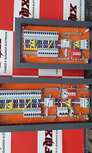 Quadros e painéis elétricos Quadros e painéis elétricos