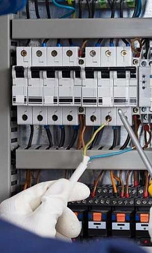 Serviço de montagem de painéis elétricos Serviço de montagem de painéis elétricos